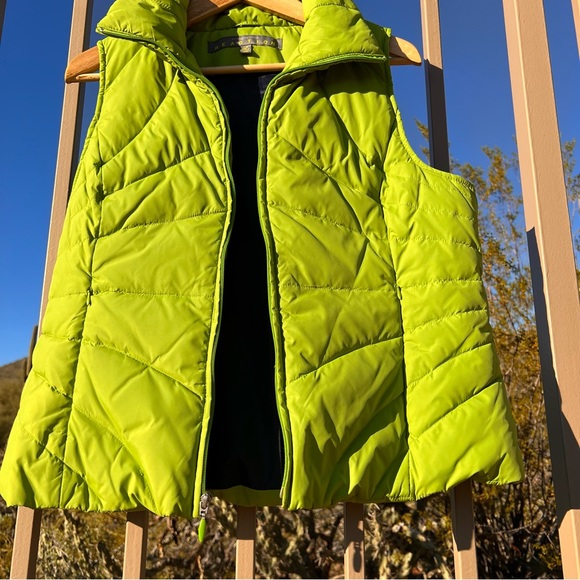 ⬇️Kenneth Cole Reaction Womens Vest Size L Color Lime W/Navy Inside Quilted - Picture 2 of 12